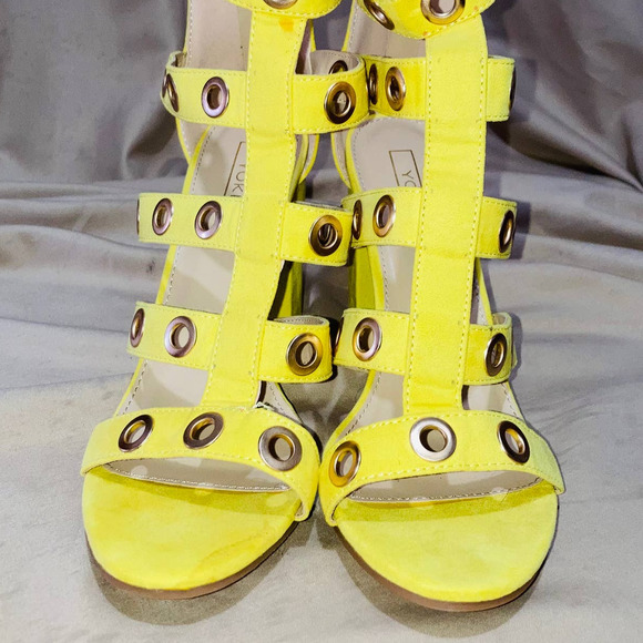New Yoki Yellow Gladiator Block Heeled Suede Sandal Size 8 - Picture 1 of 9